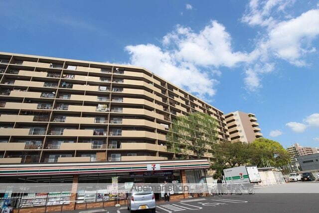 福岡県福岡市博多区千代５丁目 11階建