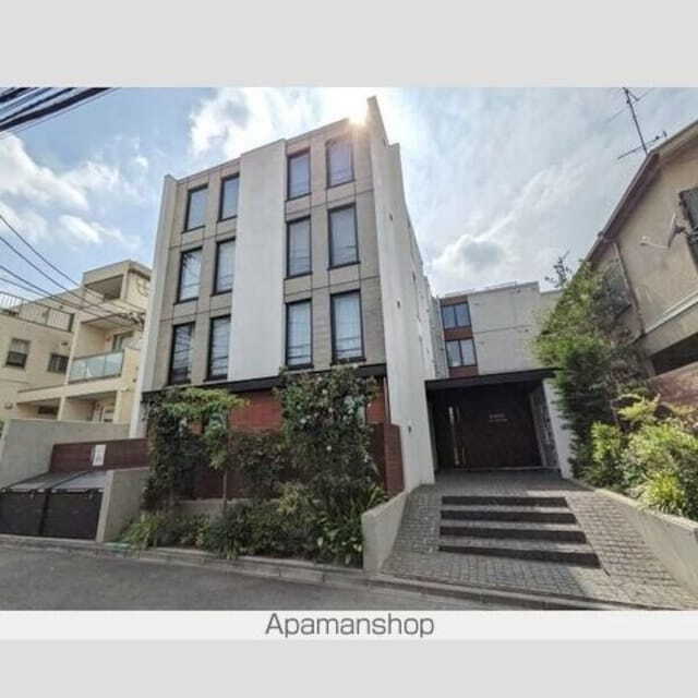 東京都新宿区大久保２丁目 賃貸マンション