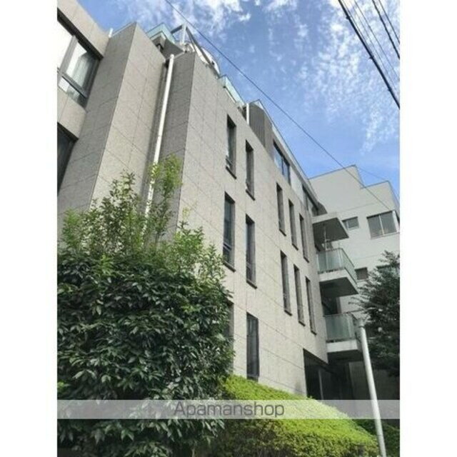 東京都新宿区内藤町 賃貸マンション