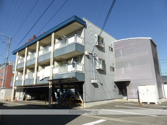 長野県長野市大字栗田 3階建 築21年3ヶ月