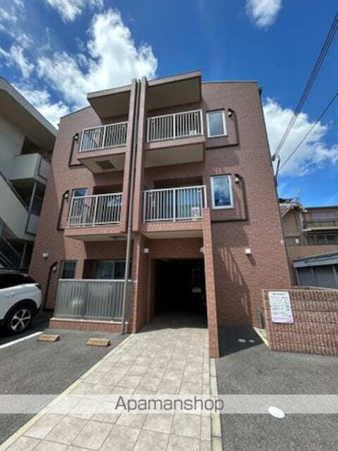 大阪府堺市堺区向陵西町１丁 3階建 築5年9ヶ月