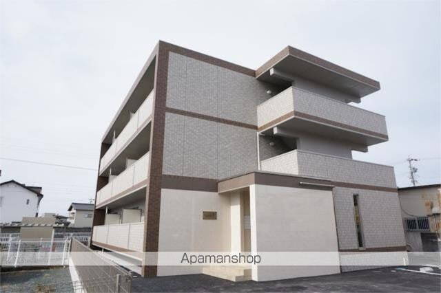 静岡県浜松市浜名区於呂 3階建 築2年5ヶ月
