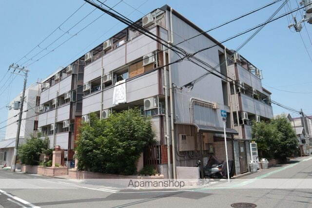 エストラビラ 4階建