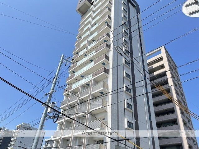 広島県広島市中区西白島町 16階建