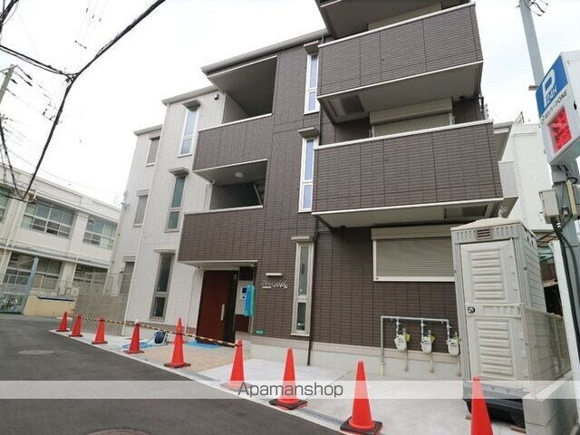 ドゥソレイユ 3階建