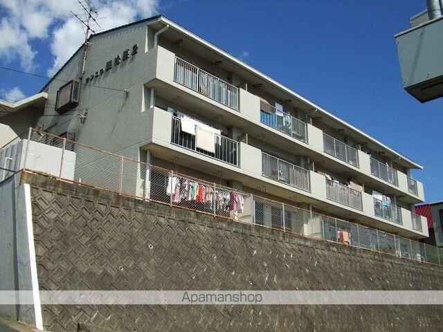 福岡県福岡市東区舞松原１丁目 3階建