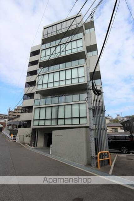 福岡県福岡市東区水谷３丁目 8階建