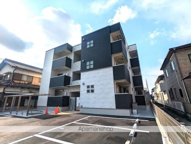 フジパレス　シエスタ 3階建