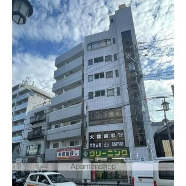 小坂ビル 7階建