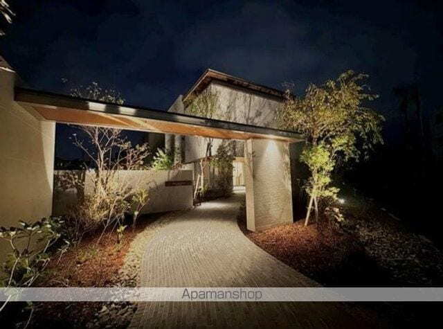 神奈川県横浜市泉区緑園７丁目 3階建 