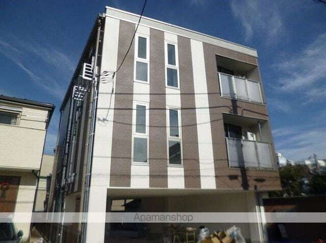 神奈川県横浜市神奈川区子安台１丁目 築9年1ヶ月 3階建