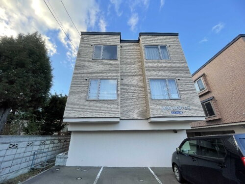 北海道札幌市白石区中央二条２丁目 賃貸アパート