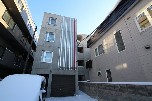 北海道札幌市白石区菊水三条３丁目 賃貸マンション