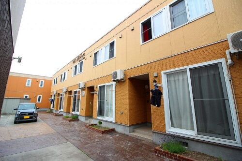 北海道札幌市豊平区西岡二条１０丁目 テラスハウス