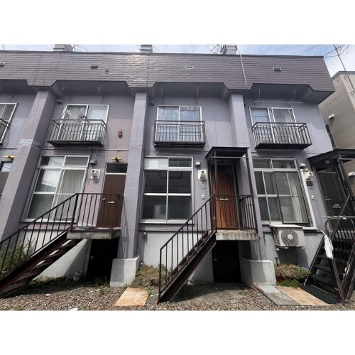 北海道札幌市白石区北郷六条３丁目 テラスハウス