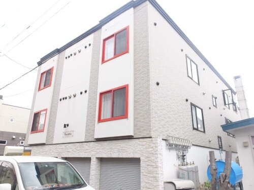 北海道札幌市白石区北郷一条８丁目 賃貸アパート