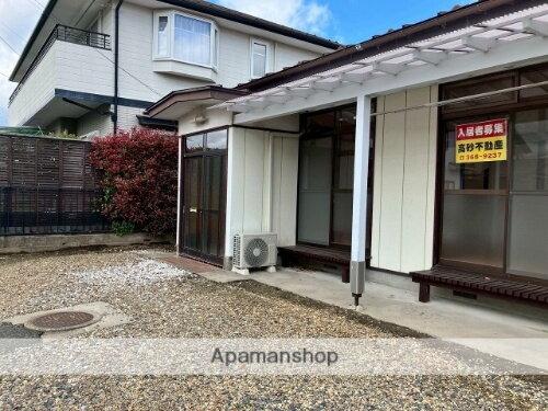 新田貸家北 1階建