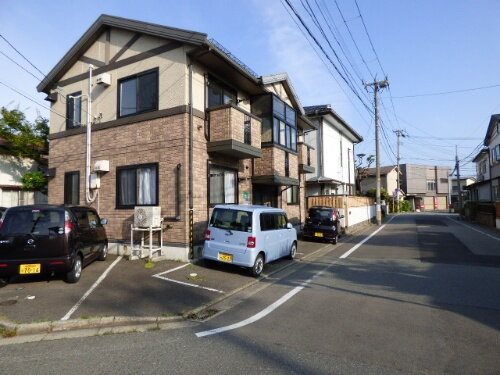 秋田県秋田市南通築地 賃貸アパート