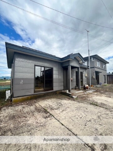 秋田県湯沢市二井田字長瀞 賃貸一戸建て