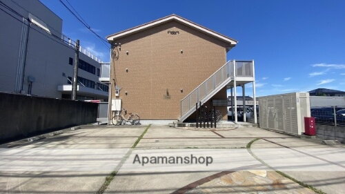 埼玉県越谷市大沢４丁目 築8年10ヶ月 2階建