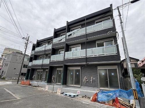 埼玉県さいたま市大宮区大成町３丁目  3階建