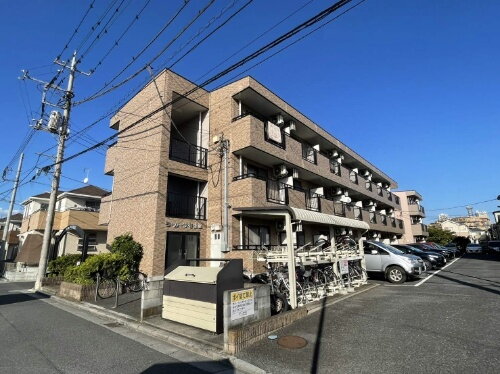 ラカーサ壱番館 3階建