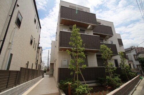 東京都足立区谷在家１丁目 3階建 築1年2ヶ月