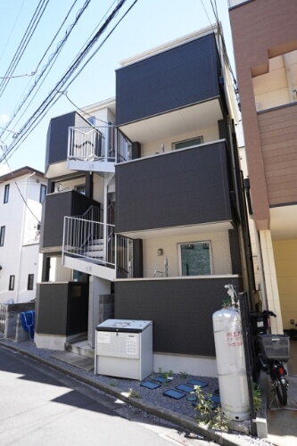 東京都足立区中川１丁目 3階建 築10年6ヶ月