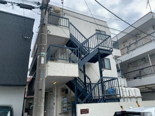 埼玉県草加市草加３丁目 築37年3ヶ月 3階建