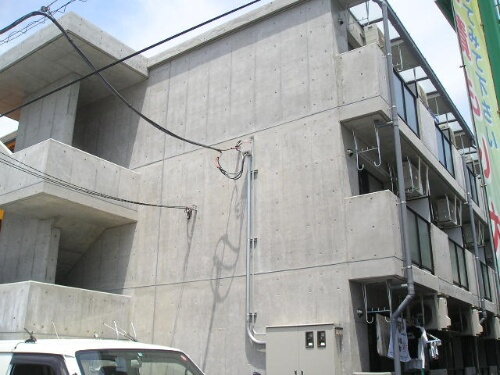 埼玉県草加市谷塚町 築19年8ヶ月 3階建