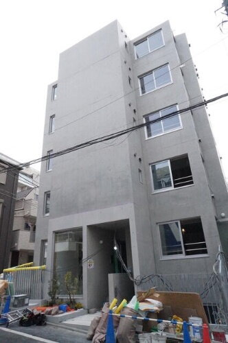 東京都新宿区四谷本塩町 5階建 築4年9ヶ月