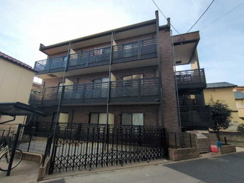 レオネクストラフテル西台 3階建