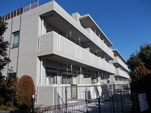 アンジュール　鶴川 3階建