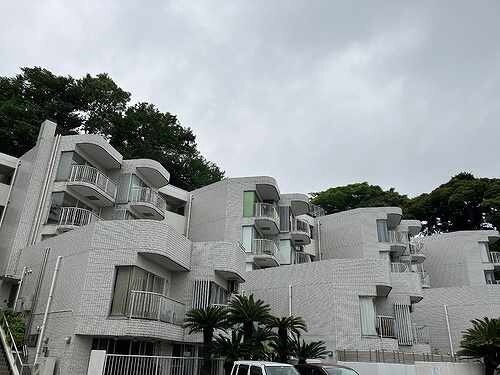 ライオンズマンション油壺 5階建