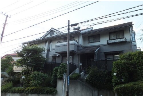 神奈川県横浜市青葉区新石川４丁目 2階建