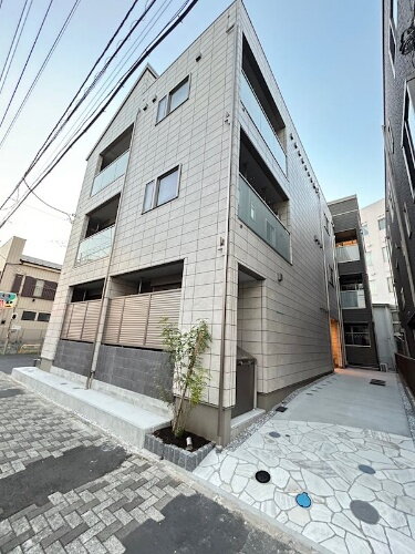 神奈川県横浜市鶴見区下野谷町４丁目 3階建 築2年3ヶ月