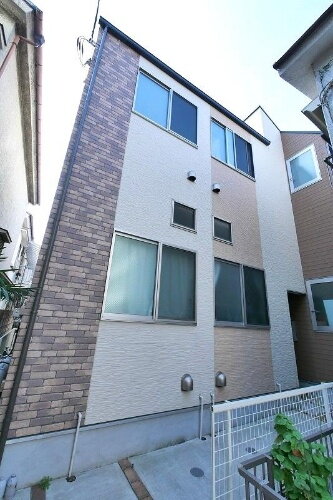 神奈川県横浜市鶴見区平安町１丁目 2階建 築7年