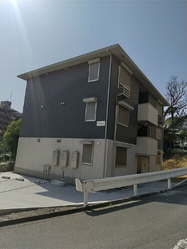 神奈川県鎌倉市植木 3階建 築3年4ヶ月