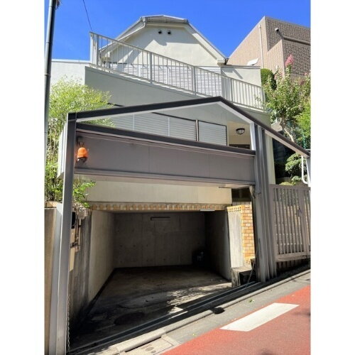 田園調布２丁目貸家