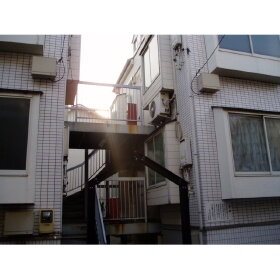 カフーシ蒲田 3階建