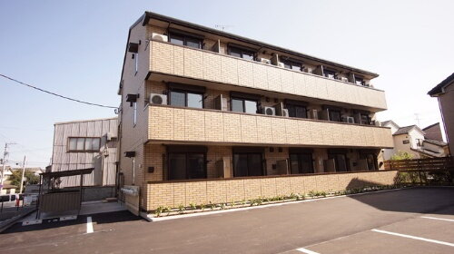 新潟県新潟市中央区雲雀町 3階建 築7年10ヶ月