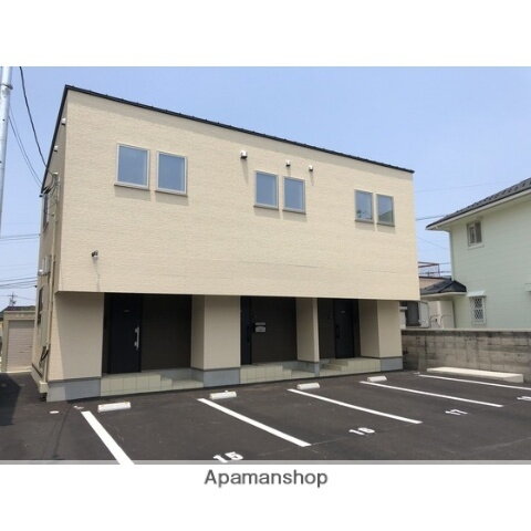 富山県富山市八日町 2階建