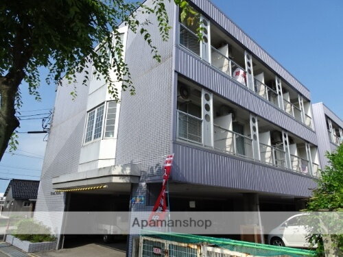 富山県滑川市常盤町 3階建