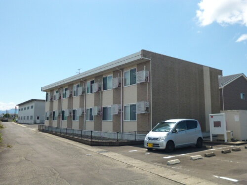 レオパレスわかば 2階建