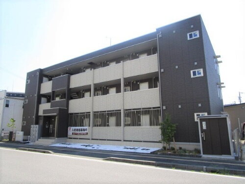 長野県長野市大字鶴賀 3階建