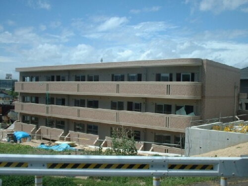 愛知県東海市名和町北向イ山 賃貸マンション