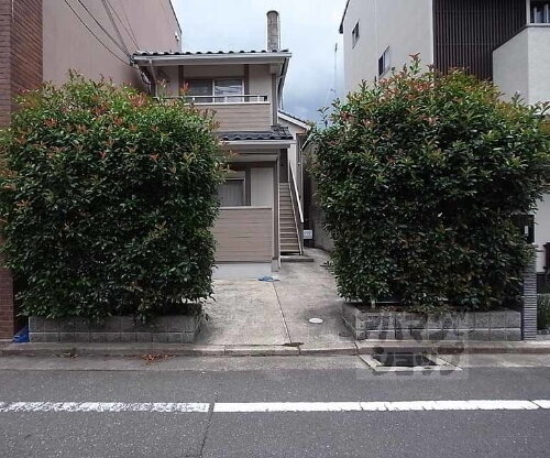 京都府京都市上京区千本通二条下る東入主税町 賃貸アパート