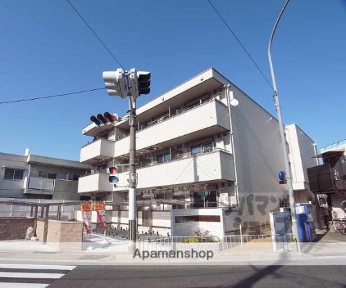 京都府京都市伏見区向島本丸町 3階建