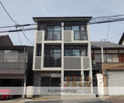 京都府京都市東山区下馬町 築2年10ヶ月 3階建