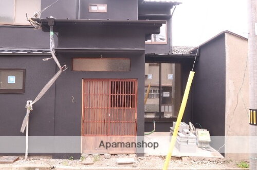 京都府京都市下京区西七条名倉町 築65年9ヶ月 2階建